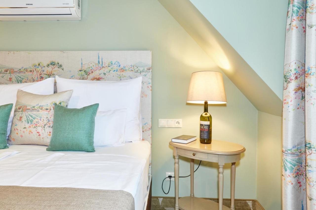Hotel Crocus Gere Bor & Wine Villany