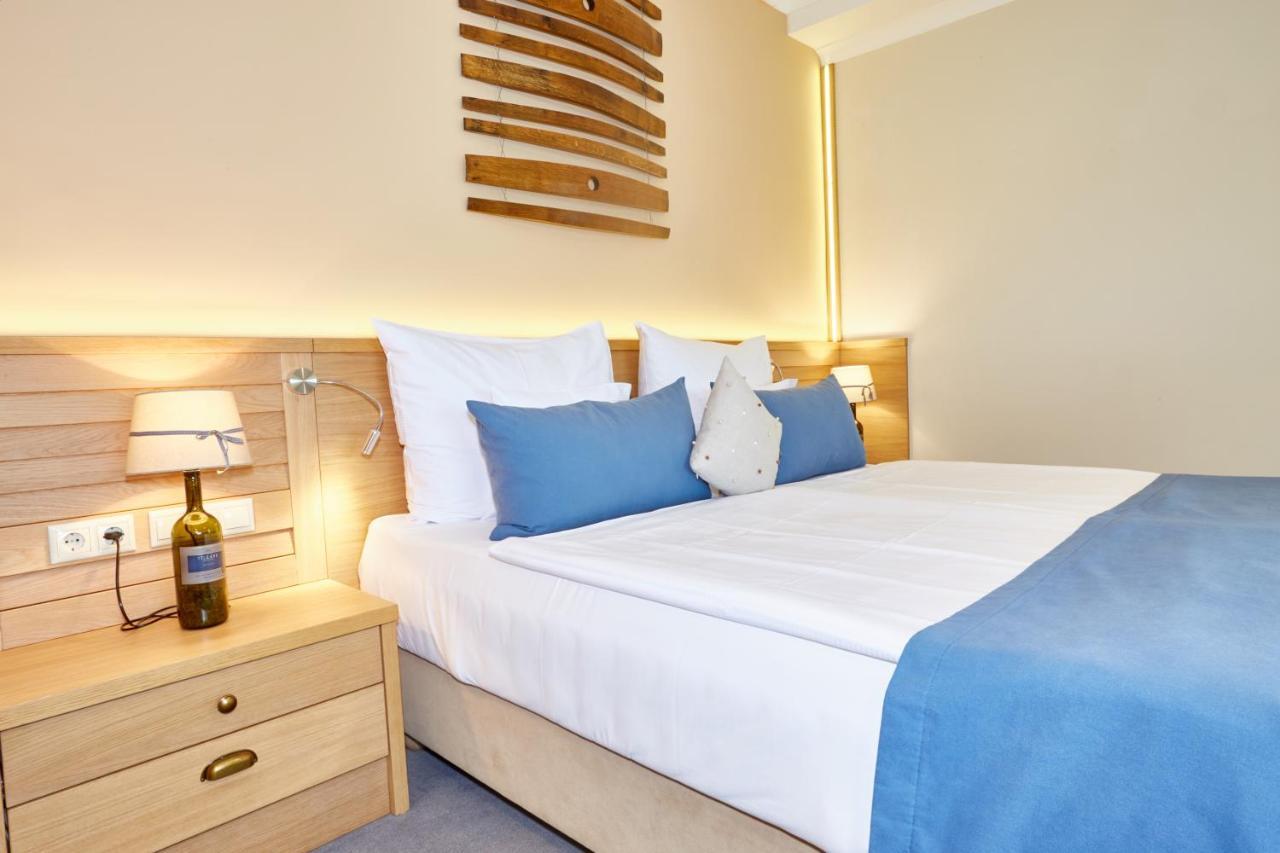 Hotel Crocus Gere Bor & Wine