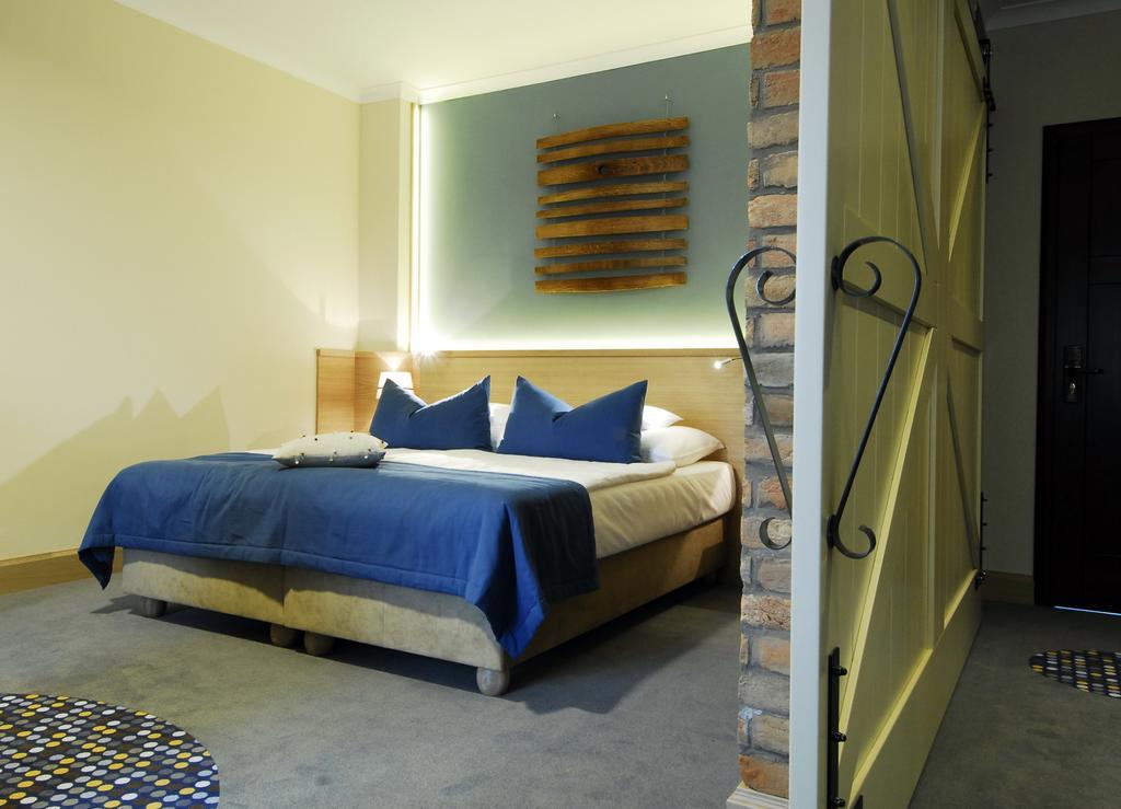 Crocus Gere Bor & Wine 4*